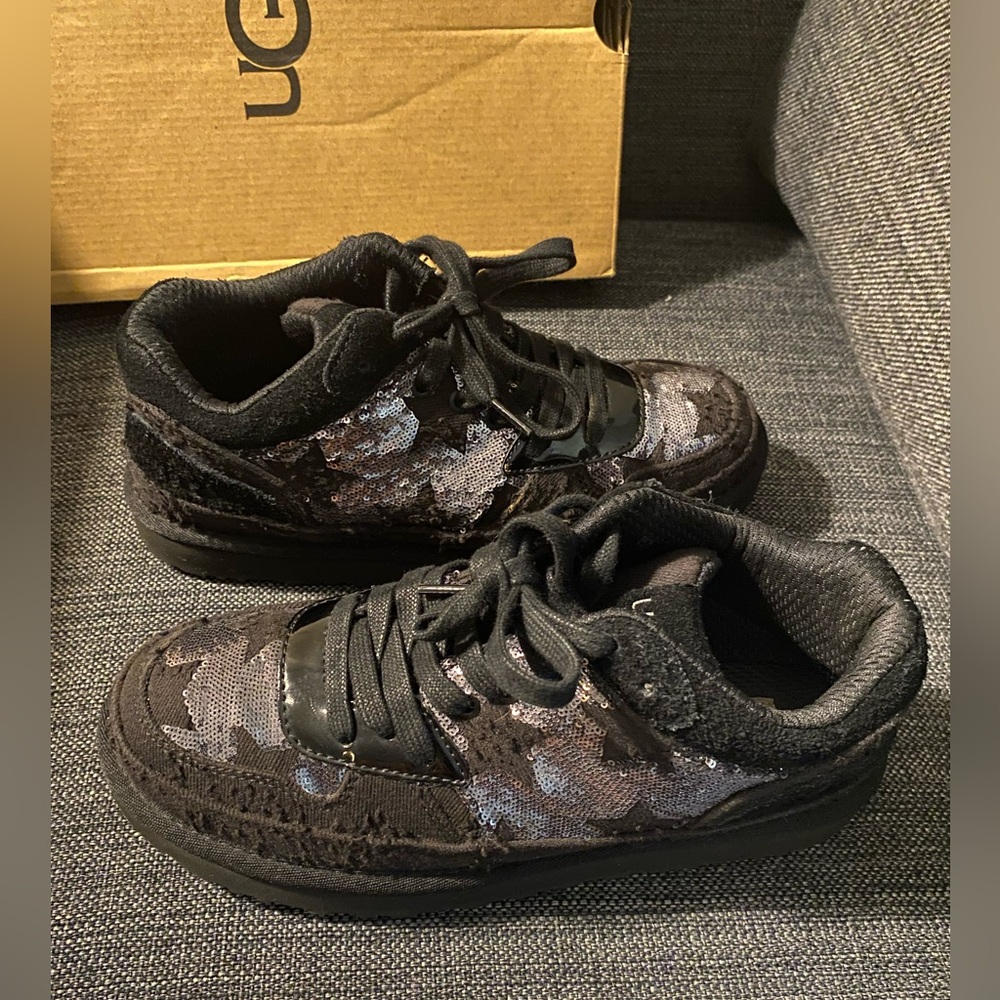 UGG Women’s Highland Sneaker Black - Size 8